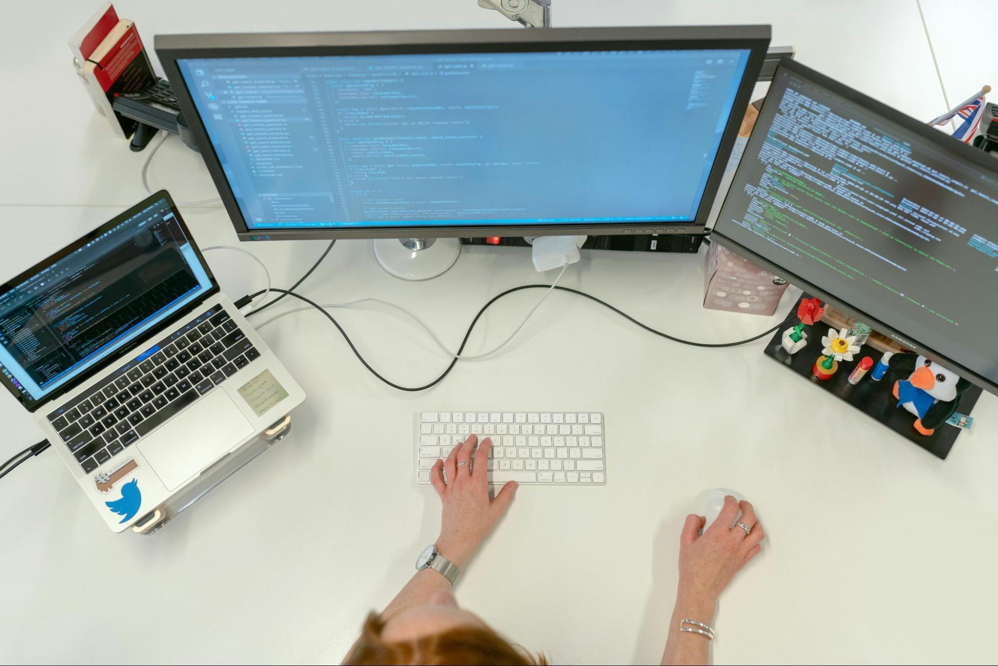 Simuler 10 000 utilisateurs sans coder : nos conseils pour réussir vos tests de charge Simuler 10 000 utilisateurs sans coder : nos conseils pour réussir vos tests de charge